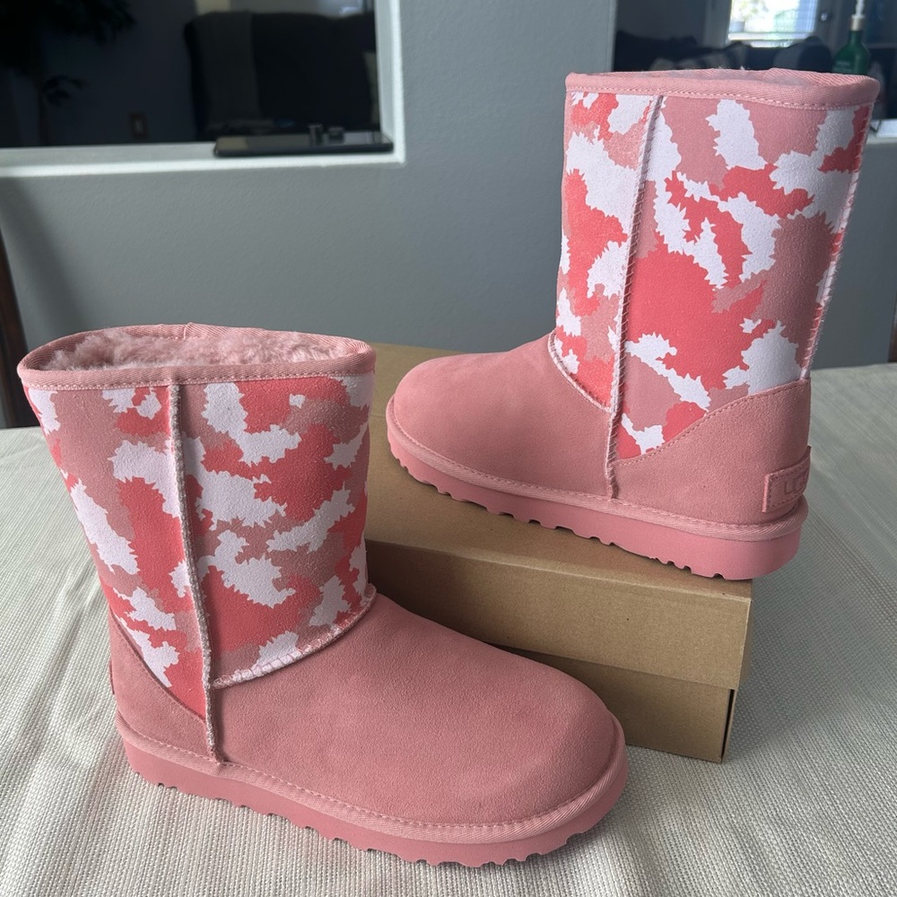 UGG CLASSIC SHORT JAGGED CAMO BOOT